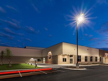 Goldring Gulf Distributing Exterior